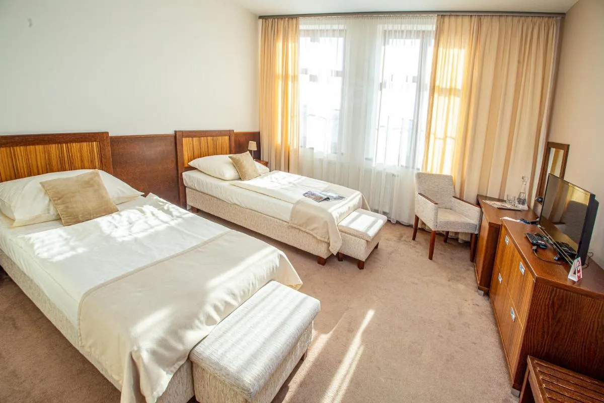 Image 3 of Hotel Academic