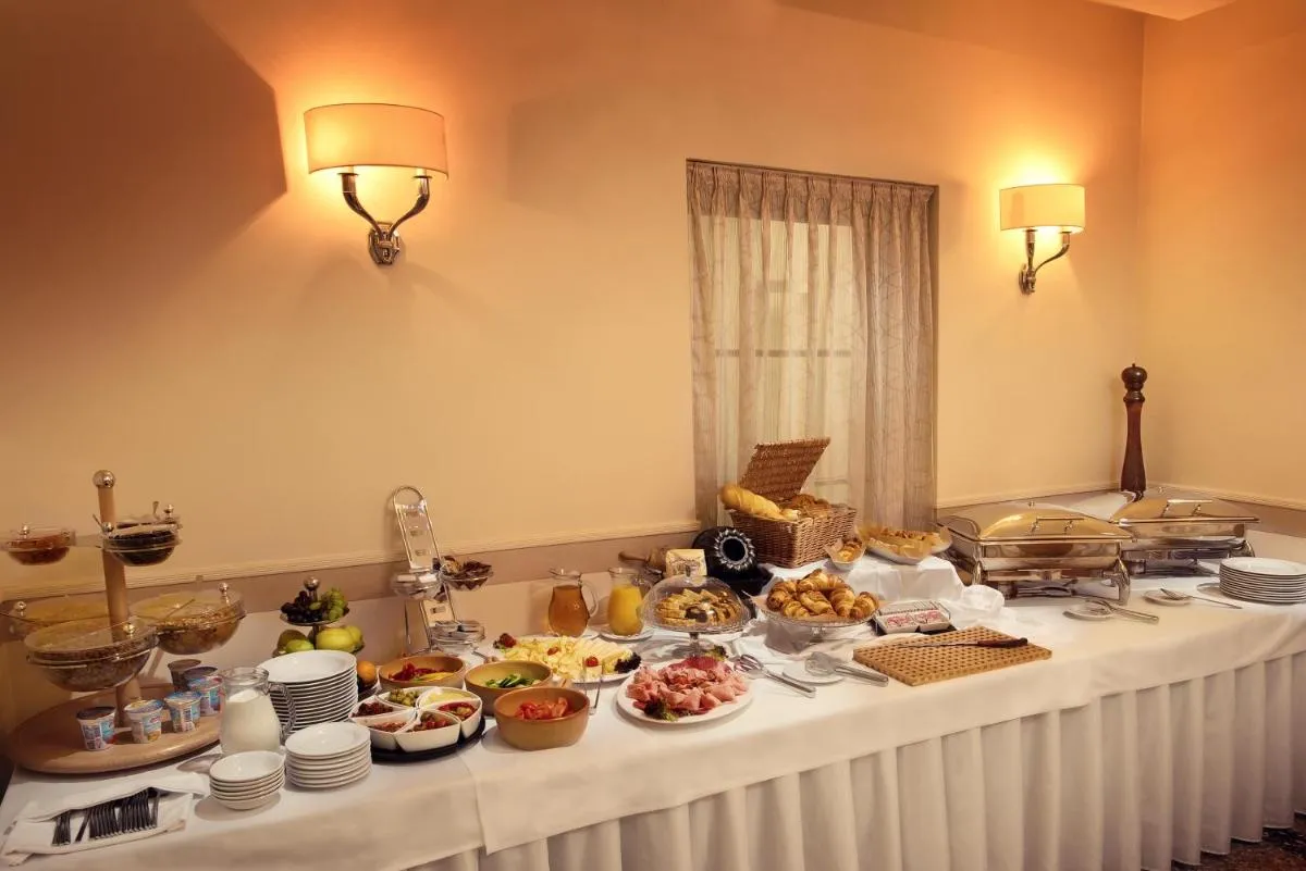 Image 3 of Hotel Ambassador