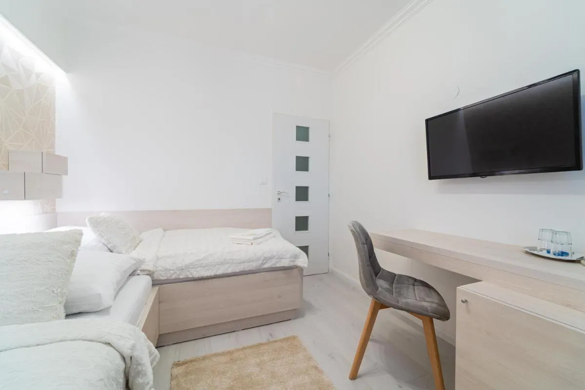 Image 5 of Hotel Artin