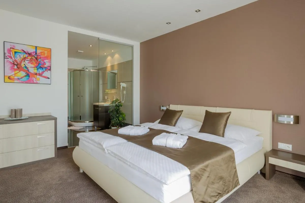 Image 5 of Hotel TENIS