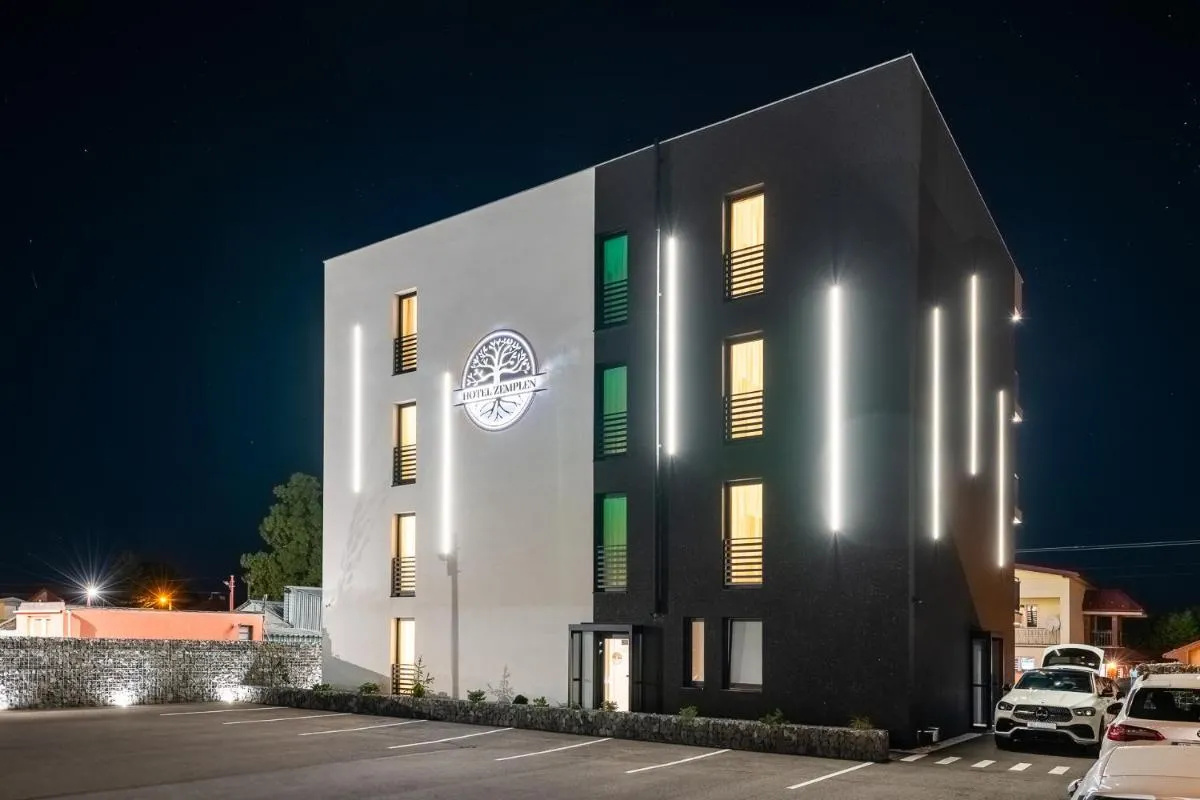 Image 2 of Hotel ZEMPLEN