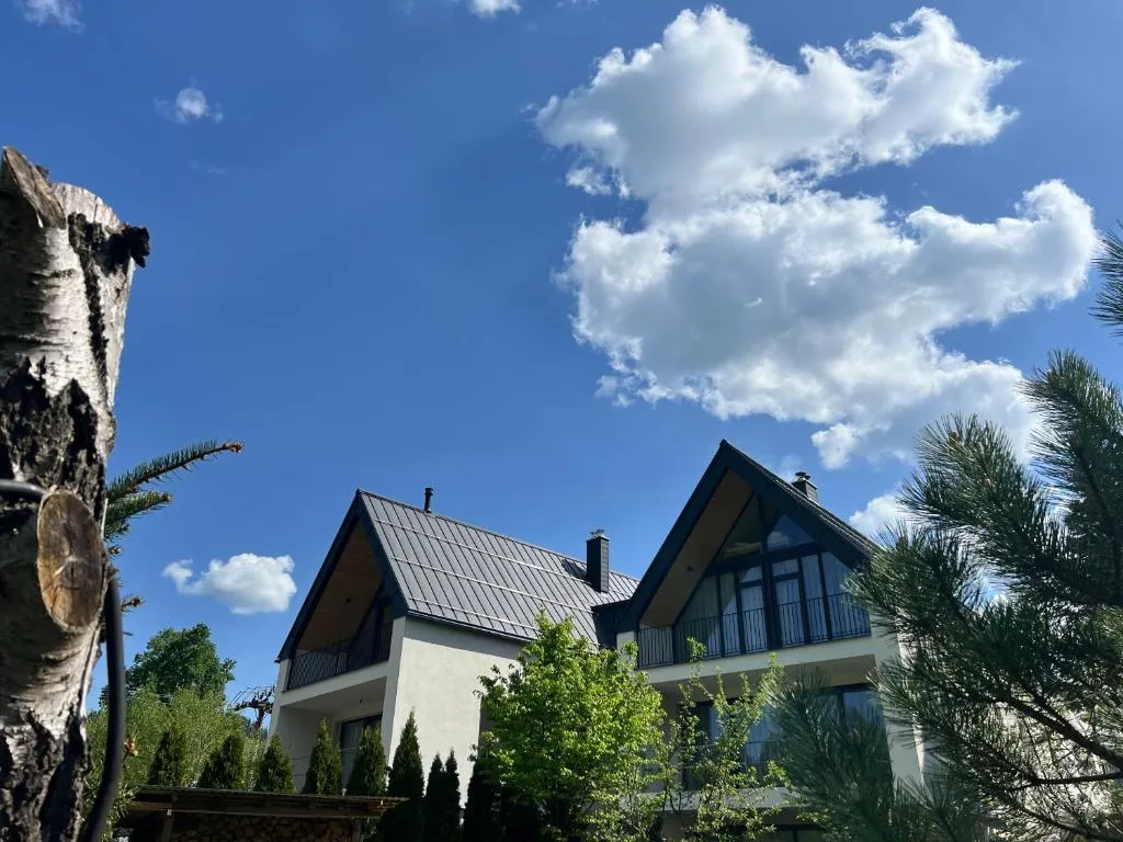Image 1 of Jamy House