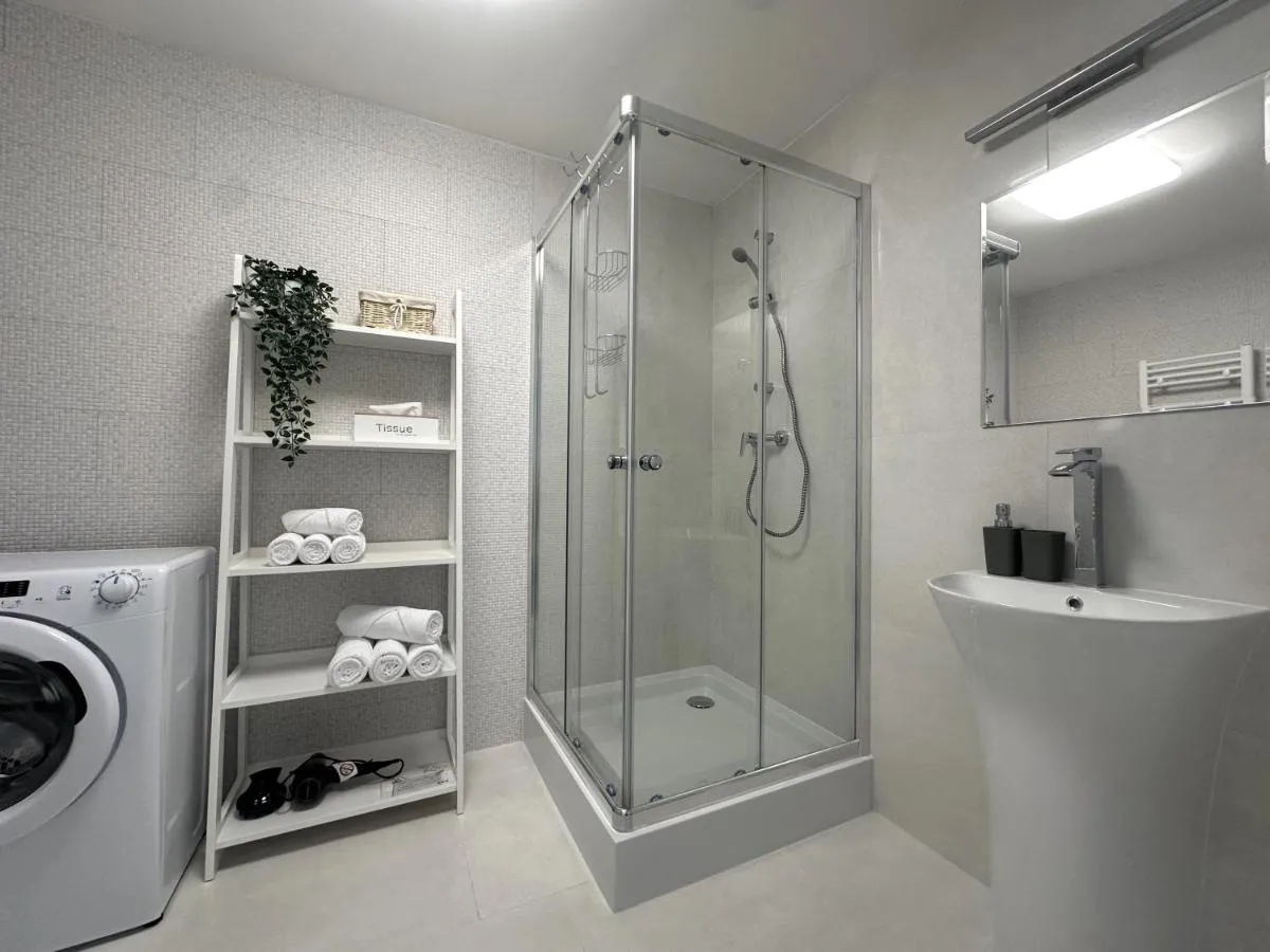 Image 6 of LAWIS Apartments