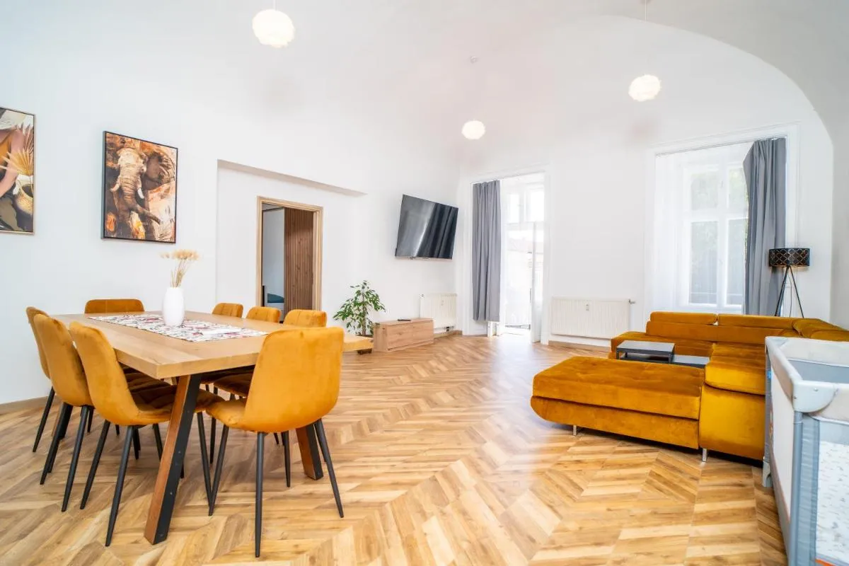 Image 3 of Luxapart BIG 12people apartment