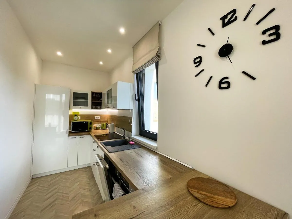 Image 4 of Luxury City Retreat with Terrace