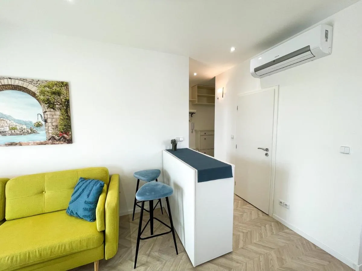 Image 6 of Luxury City Retreat with Terrace