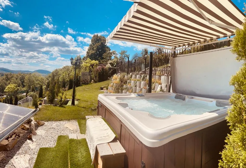 Image 1 of Luxus Resort – Zupko