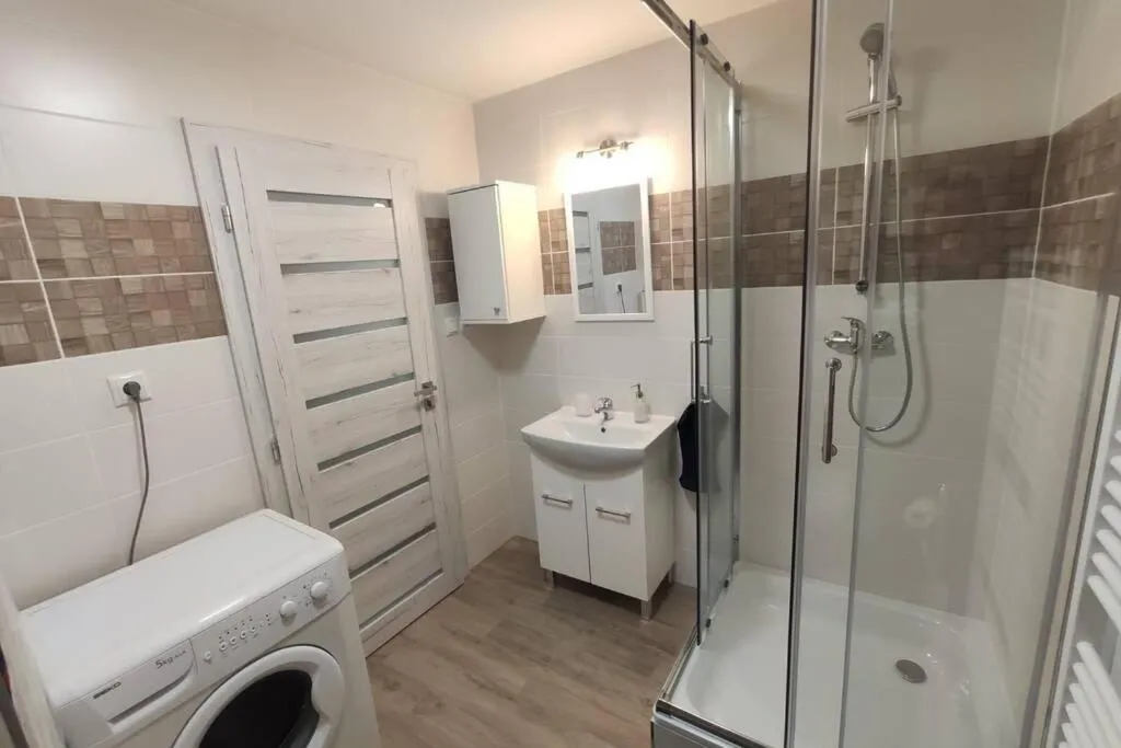 Image 3 of Moderné štúdio s bezplatným parkovaním