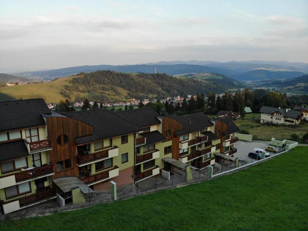 Image 1 of Mountain Village Apartment Pinewood ***