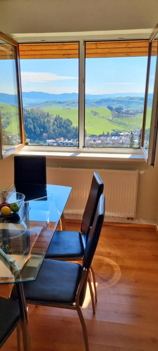 Image 5 of Mountain Village Apartment Pinewood ***