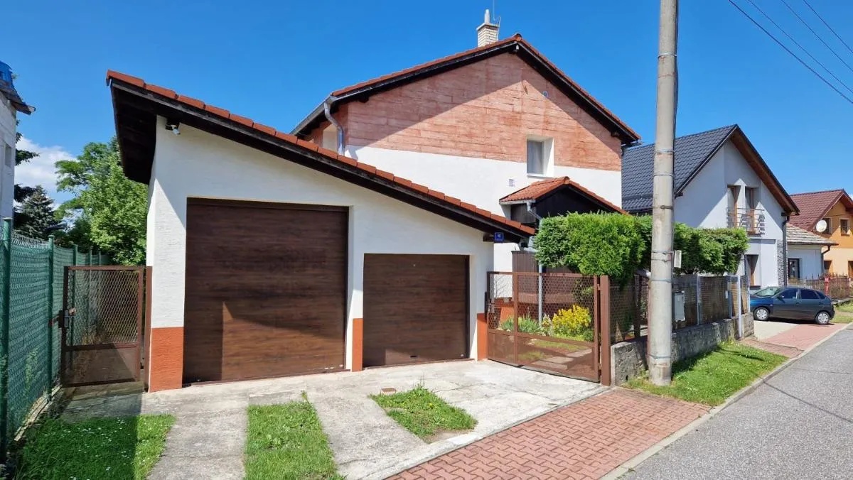 Image 2 of Retrohaus