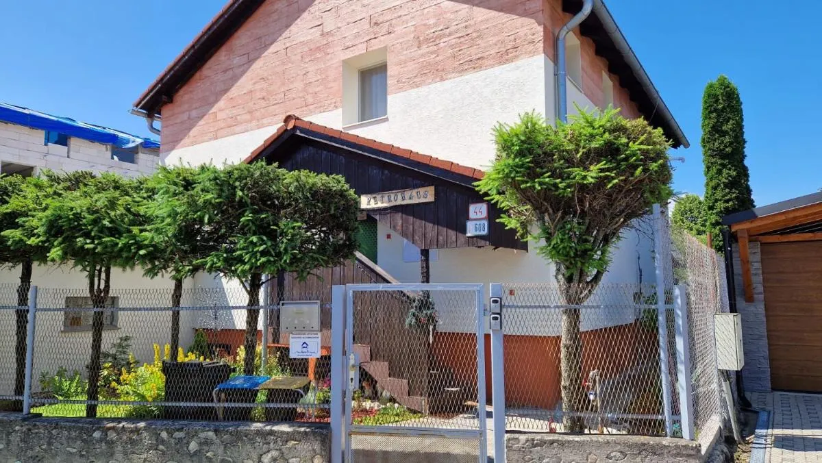 Image 4 of Retrohaus