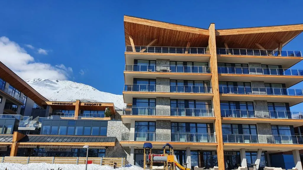 Image 1 of Rodinný privátny apartmán A309 v úplnom centre Starého Smokovca – tichá izba s parkovaním