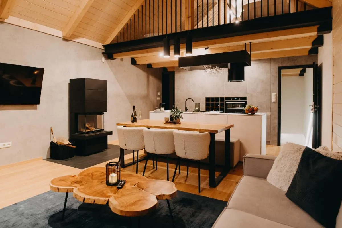 Image 4 of SKRI Chalets