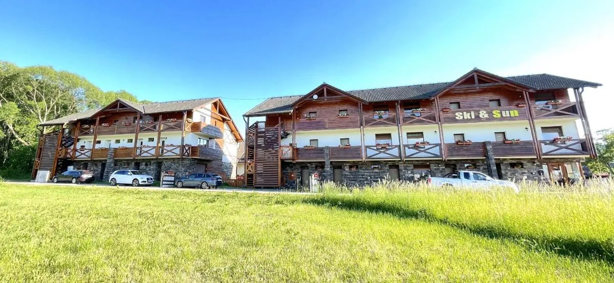 Image 3 of Ski & Sun B9