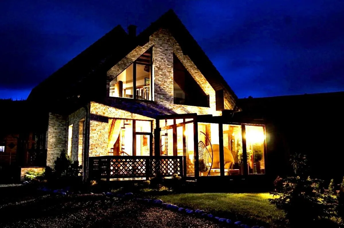 Image 3 of Spring Chalet