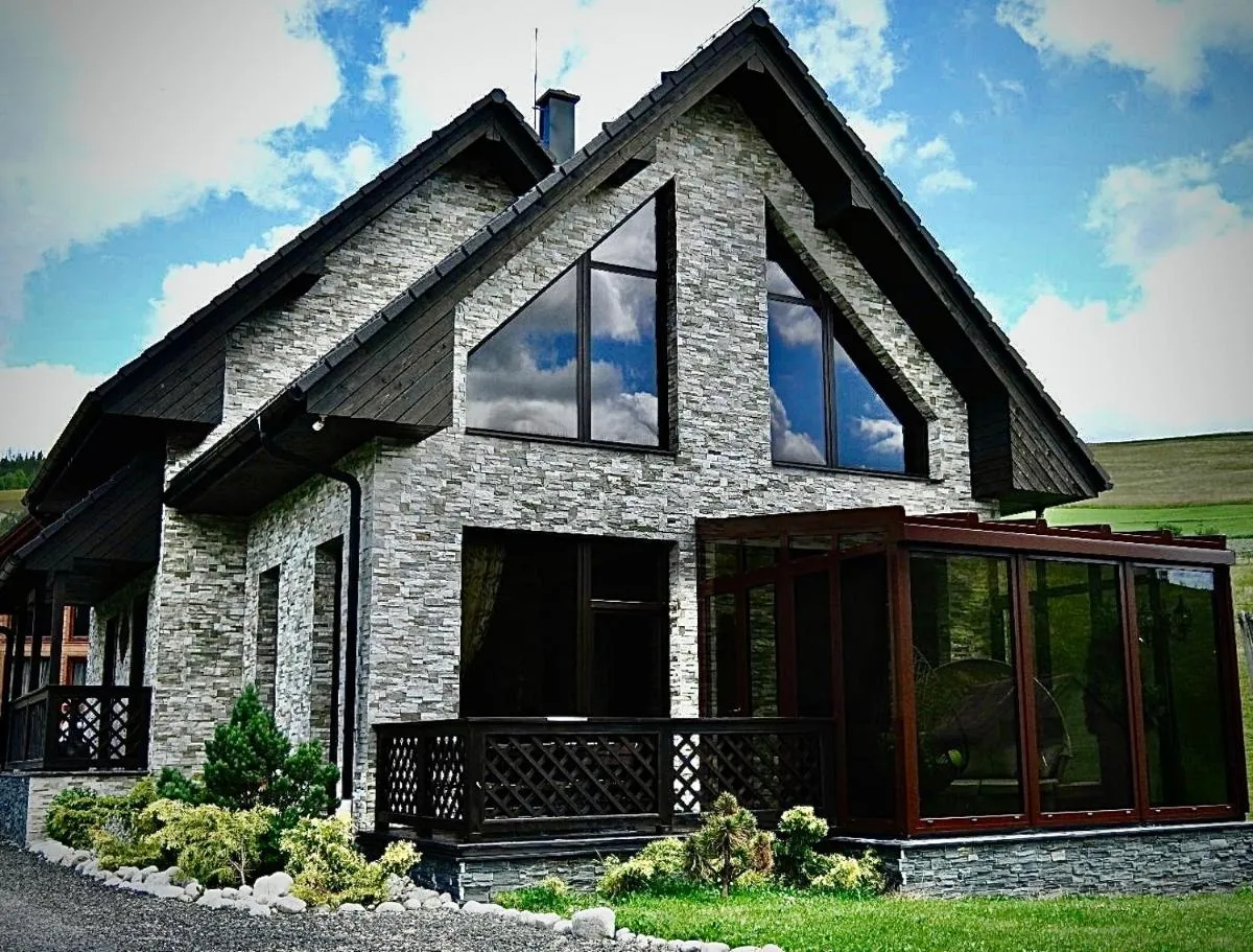 Image 2 of Spring Chalet