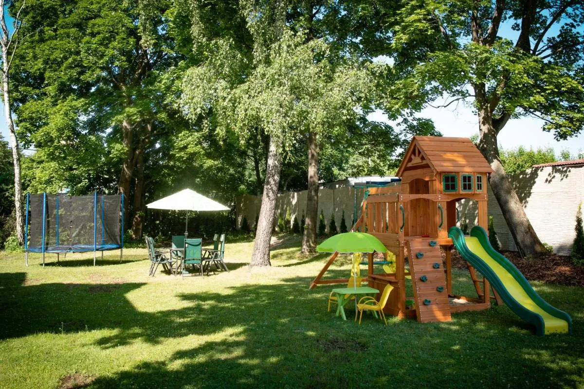 Image 6 of Villa Garden Apartments