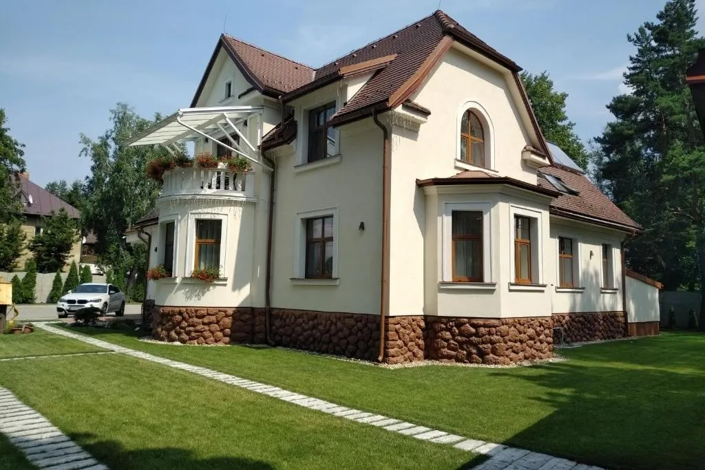 Image 1 of Villa Garden Apartments