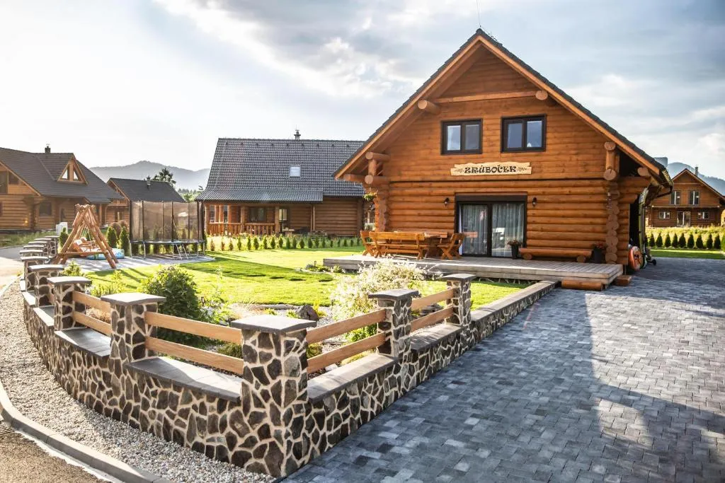 Image 1 of Zrúboček / Log Cabin