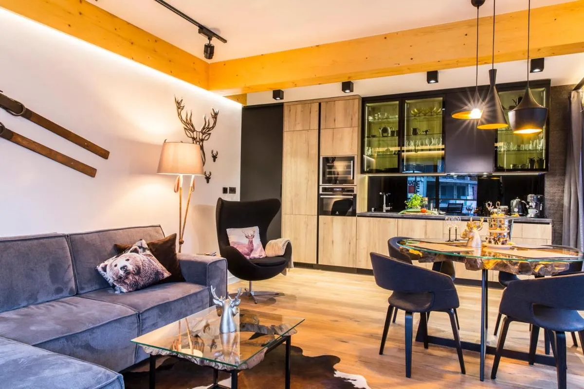 Image 2 of Apartament ZAKOLOVE pod Skocznią – Sauna , Jaccuzi , piękny taras