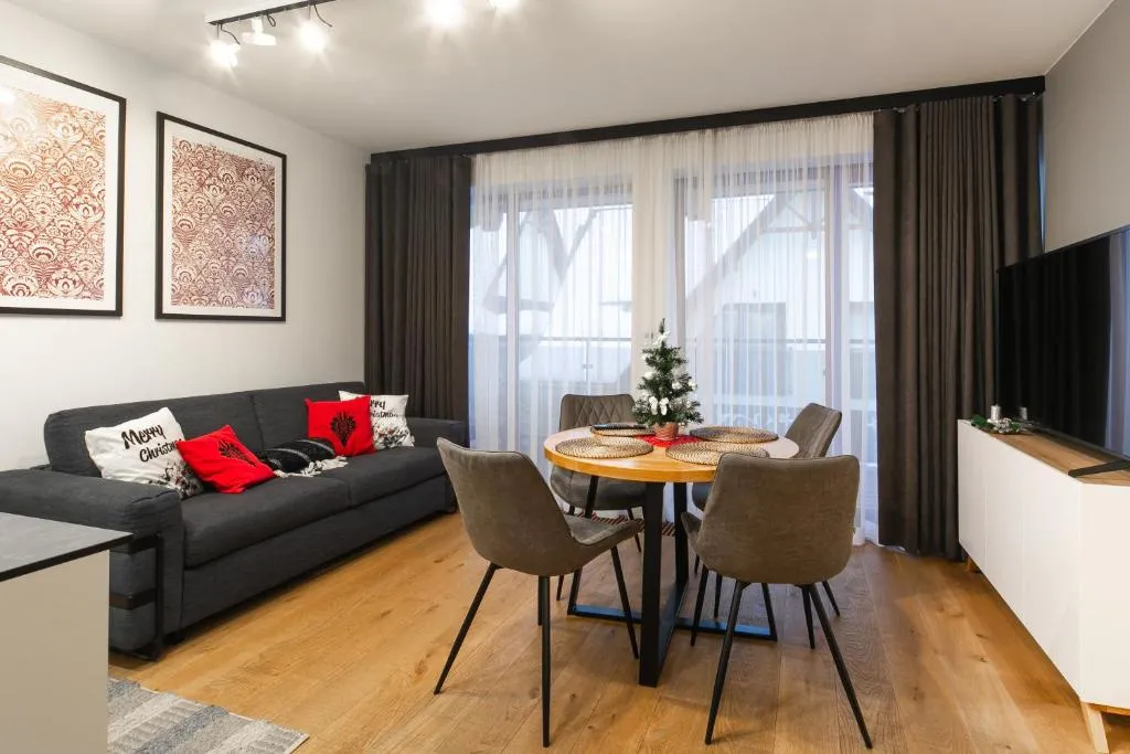 Image 1 of GórSKI Przystanek Apartament Satoła 1
