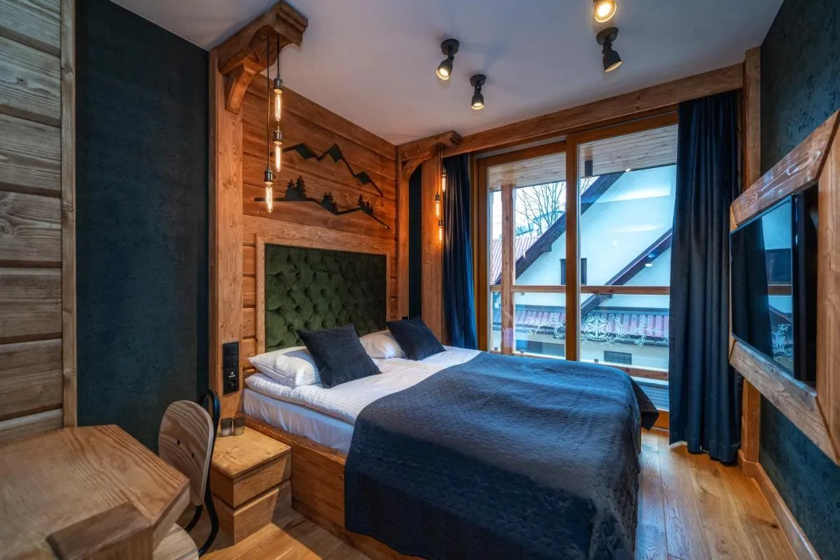 Image 3 of Mountain Shelter Apartments