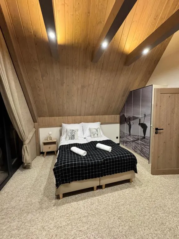Image 1 of Osada Kaniówka – domki pod stokiem z sauna