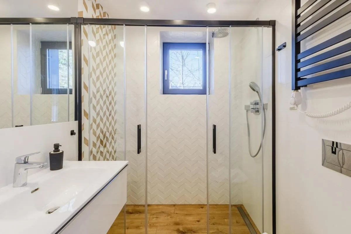 Image 6 of REZYDENCJA ORNAK 5 – stylowe apartamenty z balkonami i jacuzzi, 5 min pieszo do Krupówek, IZBY PODHALAŃSKIE