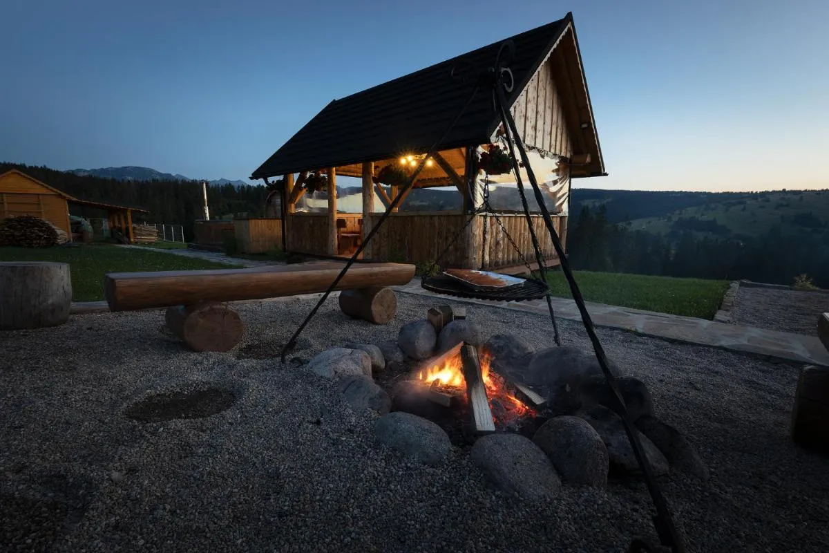 Image 3 of Witowiańskie Domki z kominkiem, jacuzzi i sauną