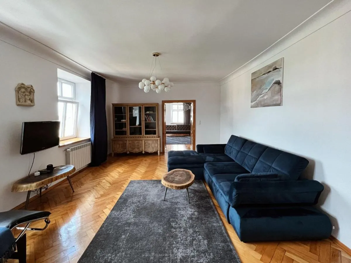 Image 2 of APARTAMENT GRODZKA1, 100 m2 przy przemyskim rynku z widokiem na rynek i panoramę miasta