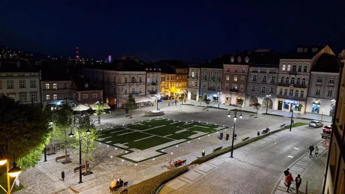 Image 3 of APARTAMENT GRODZKA1, 100 m2 przy przemyskim rynku z widokiem na rynek i panoramę miasta