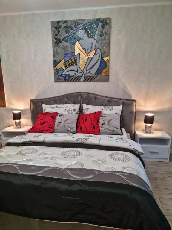 Image 1 of Apartament Golden Five