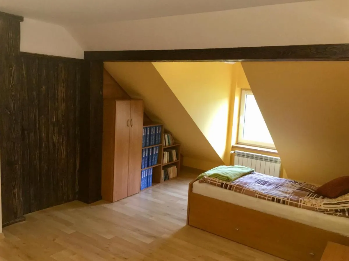 Image 2 of Apartament Pod Garbem