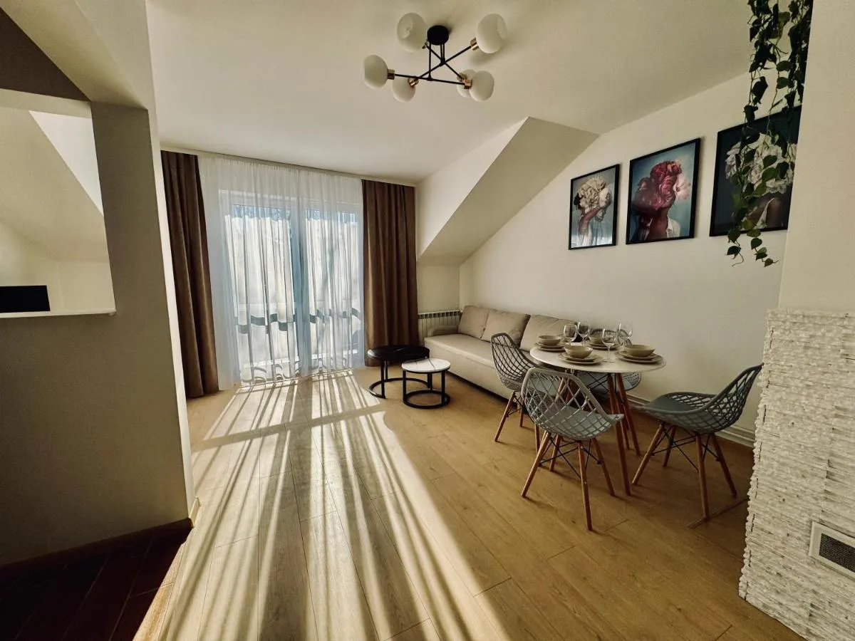 Image 3 of Apartament Wisteria