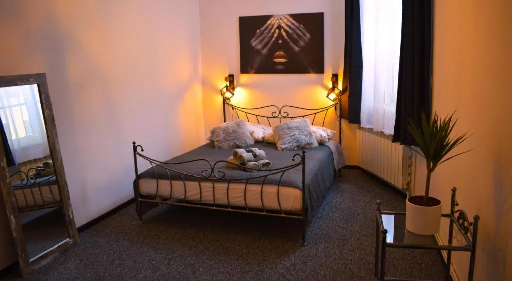 Image 1 of Apartament X