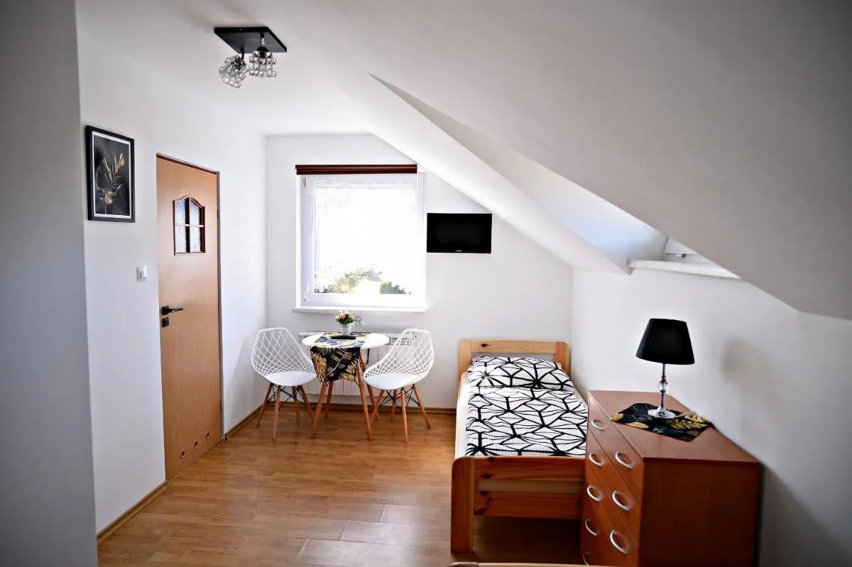 Image 3 of Apartament z tarasem i pokoje KLIMATYZOWANE -Drozdówka Solina