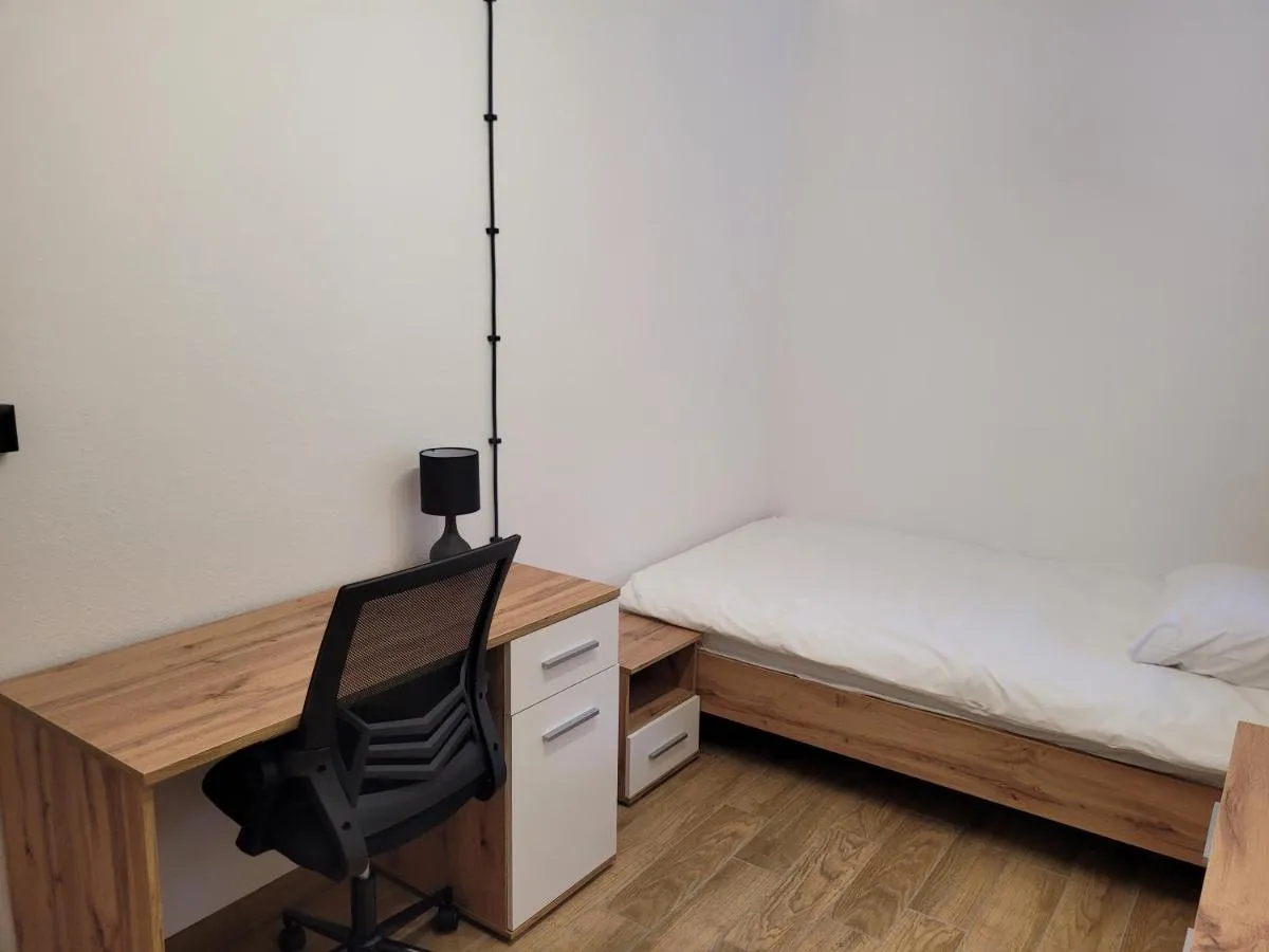 Image 2 of Axo-Hostel 13