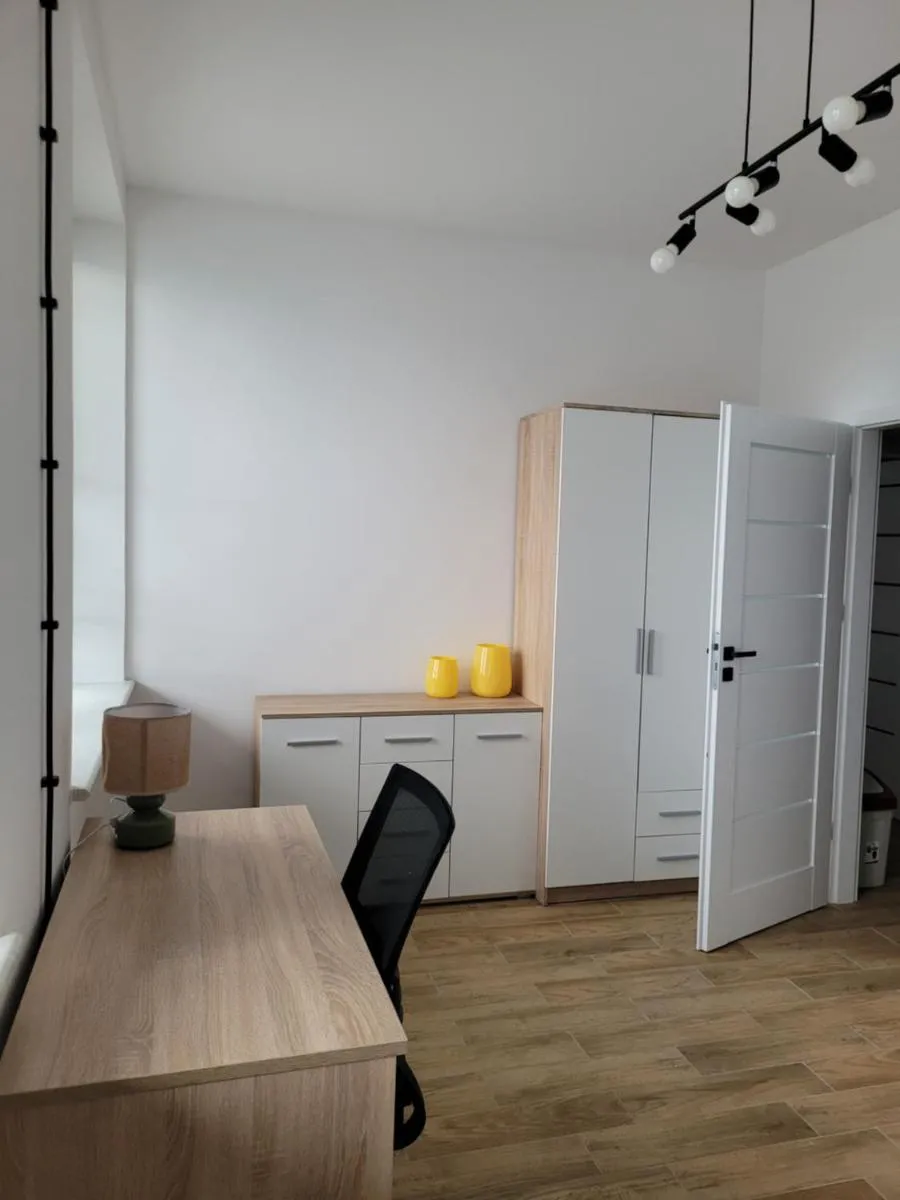 Image 3 of Axo-Hostel 9