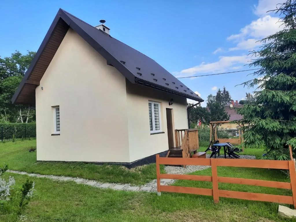 Image 1 of Brzoskwiniowy Domek Ustrzyki Dolne