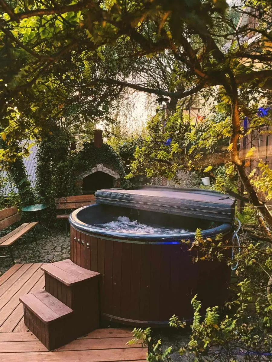 Image 2 of Domek z jacuzzi
