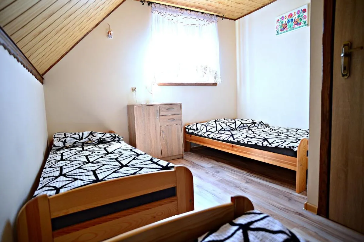 Image 2 of Drozdówka nad Soliną – Chata z Kominkiem