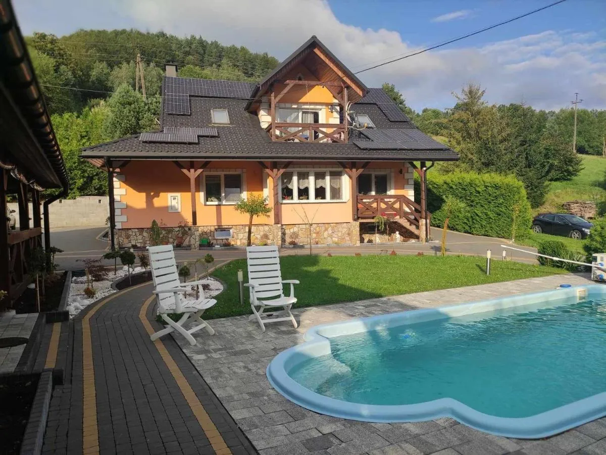 Image 2 of Jaśkowa Chata Bieszczady apartament z basenem