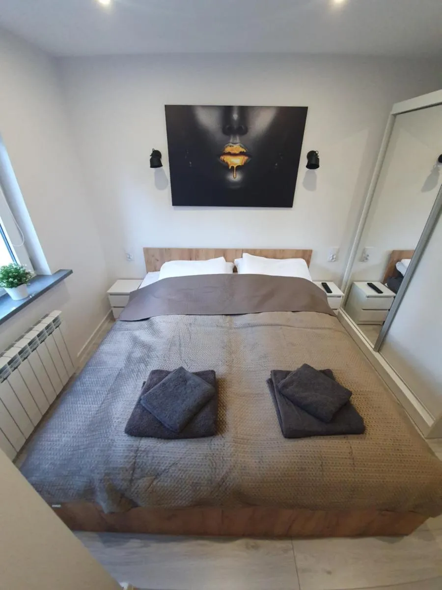 Image 2 of M&K Center Apartment