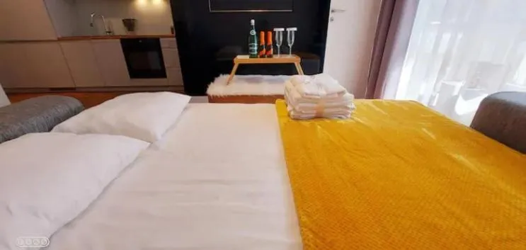 Image 1 of Miodowy Apartament z balkonem, huśtawką, garażem i fakturą