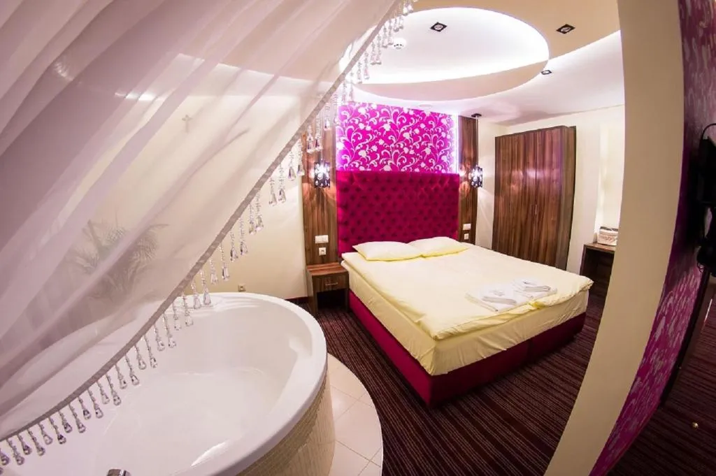 Image 1 of Noclegi – Apartamenty Żołynianka