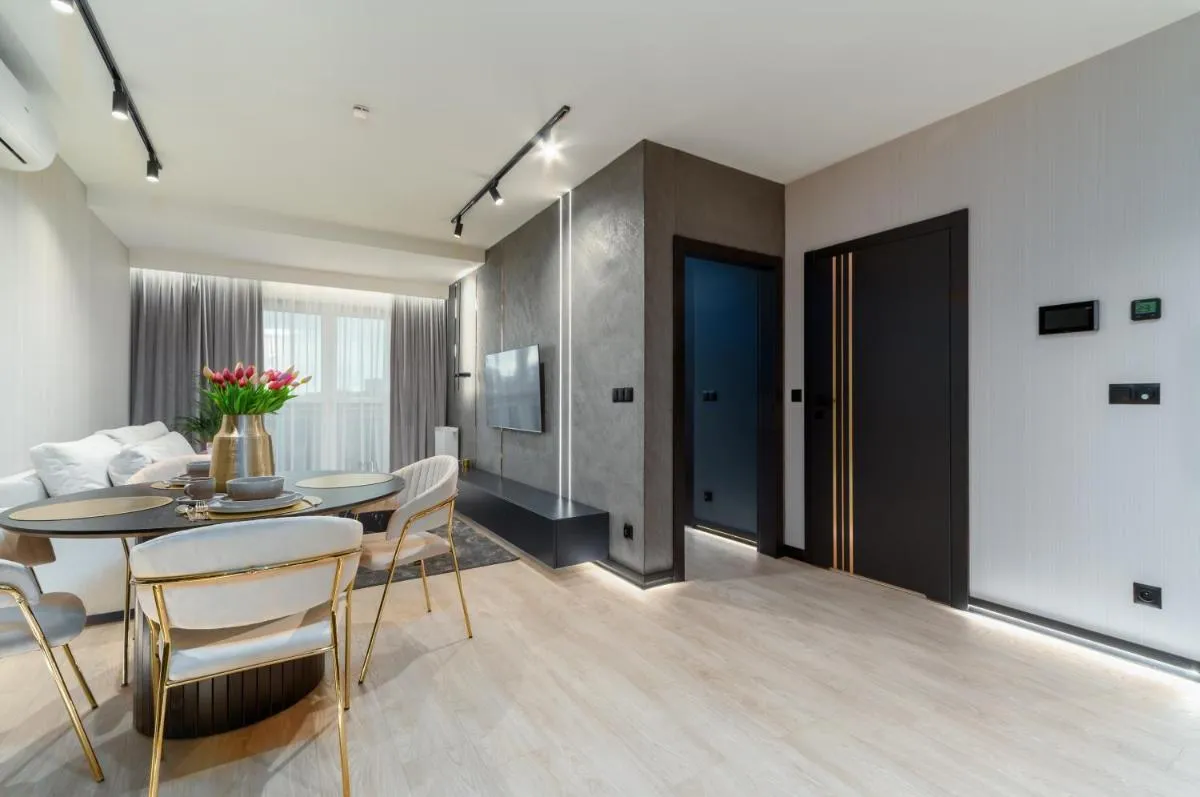 Image 2 of Premium House