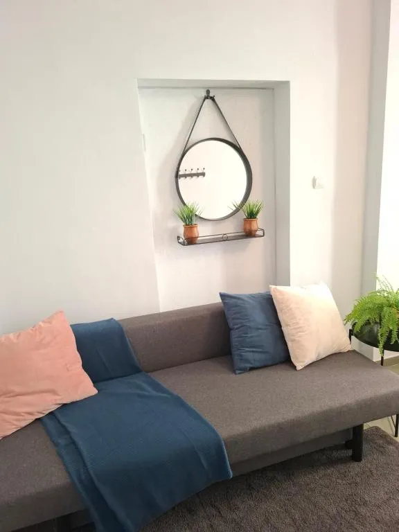 Image 1 of Smart Studio