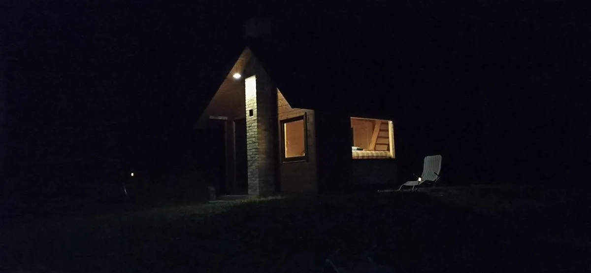 Image 5 of Survivalowa chata w lesie