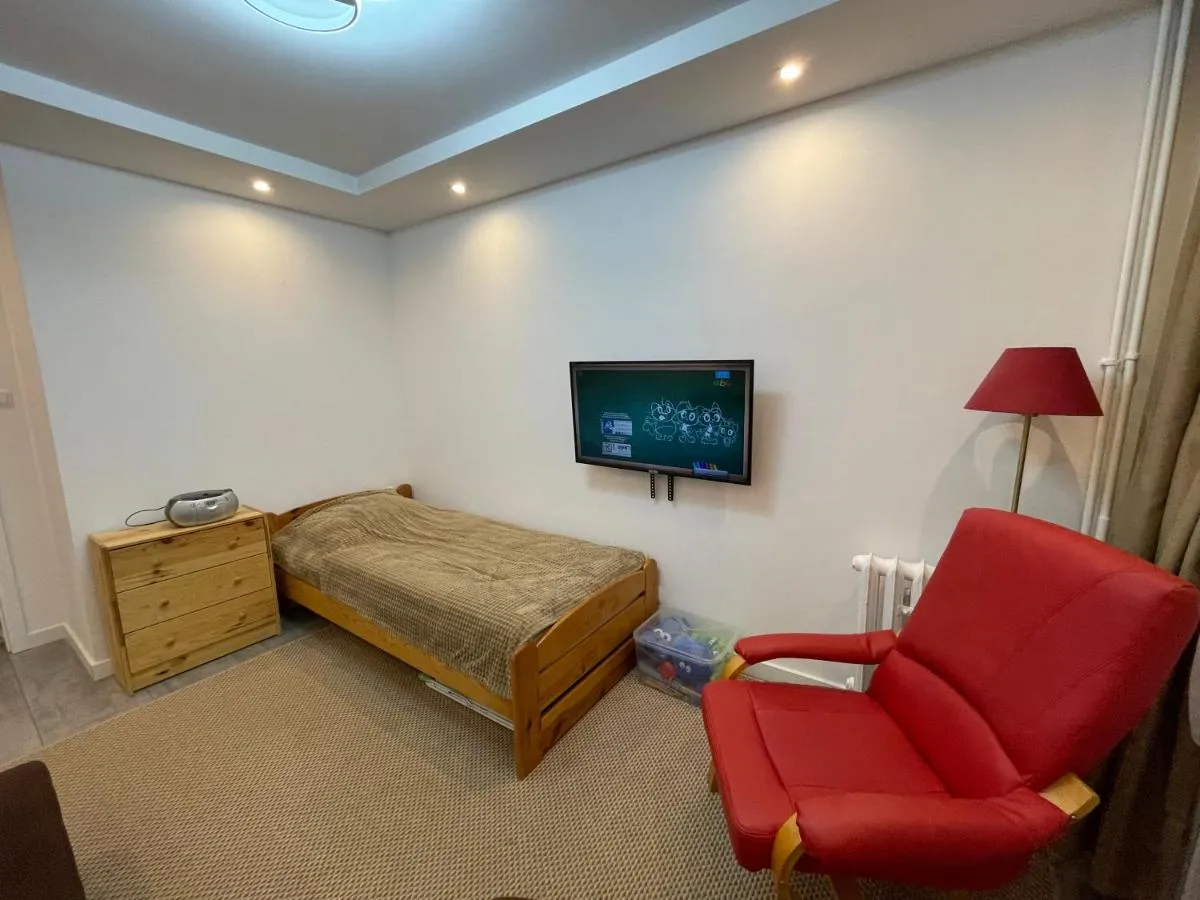 Image 4 of White Apartment